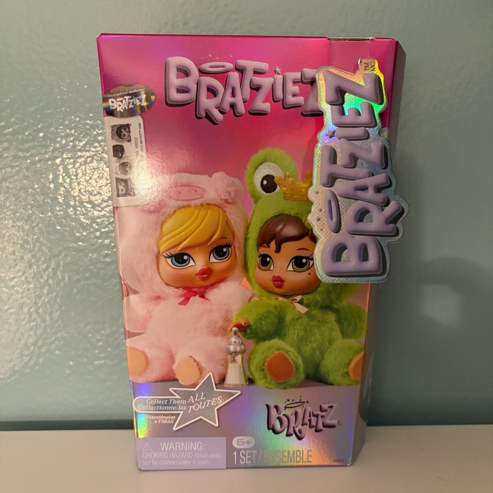 Bratz Bratziez Yasmin Iconz Seriez Plush Keychain Blind Box